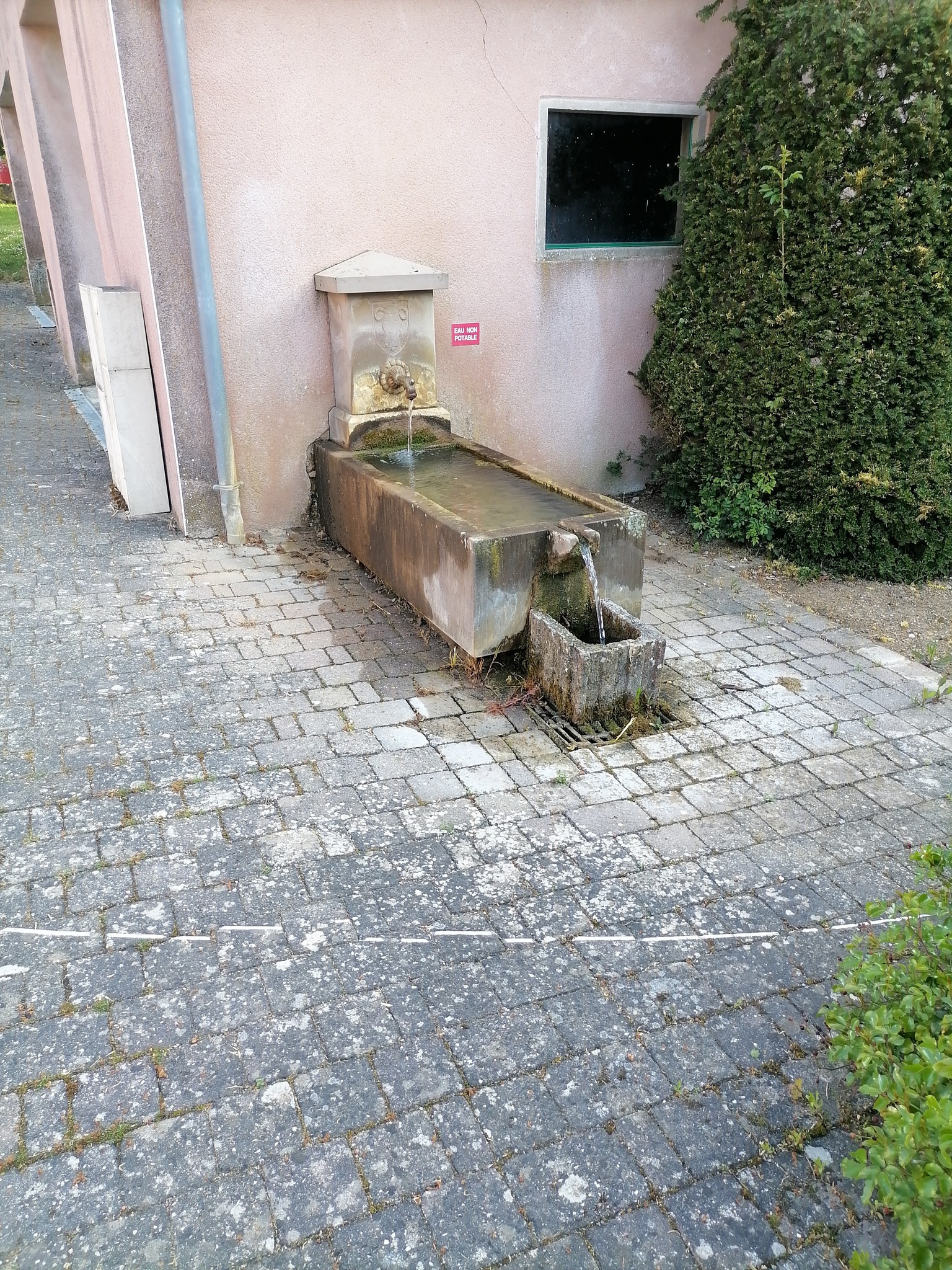 Brunnen in Launsstroff