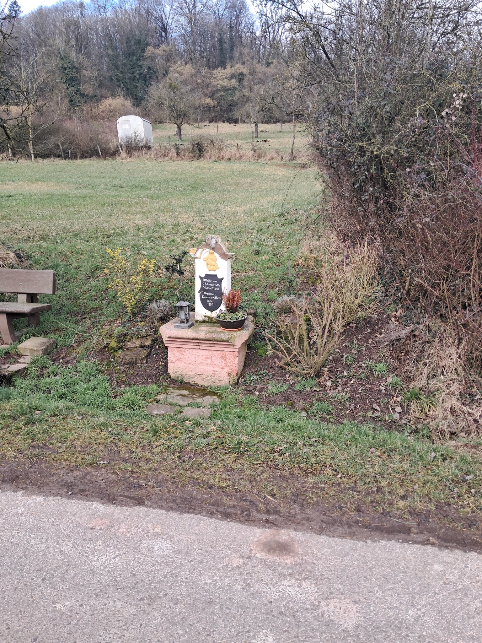 Das Wegekreuz Richtung Monbach/Mondorf