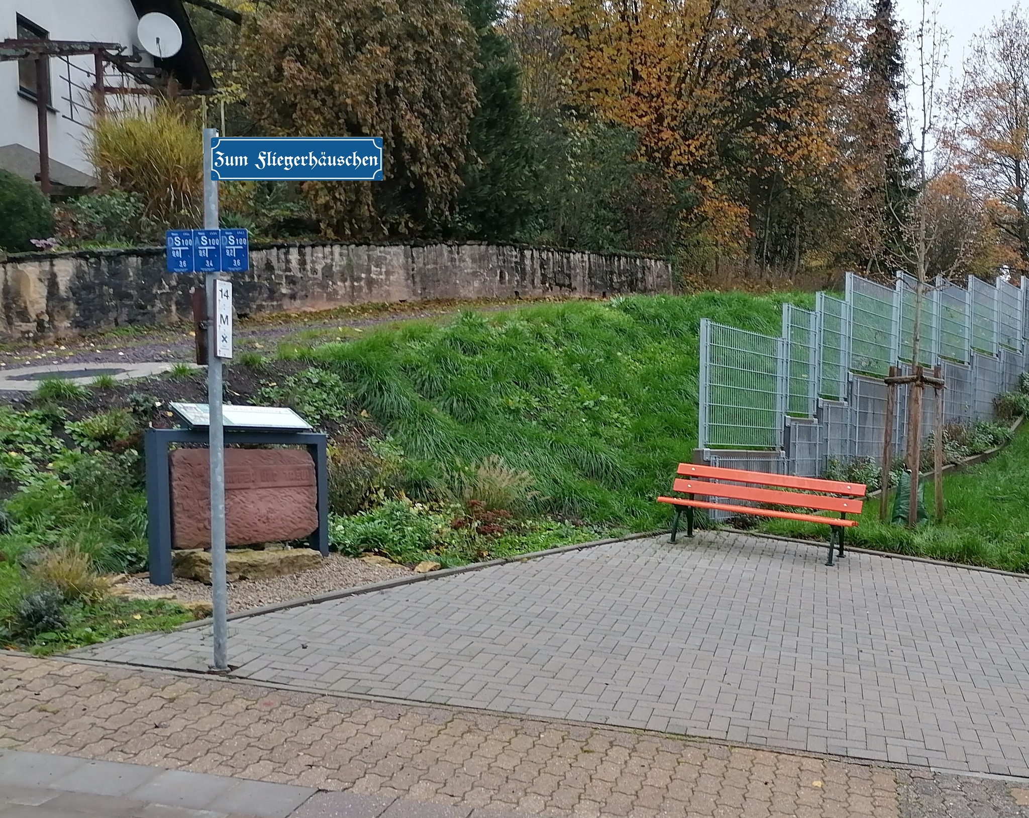 Informationstafel am „Ort der Erinnerung“